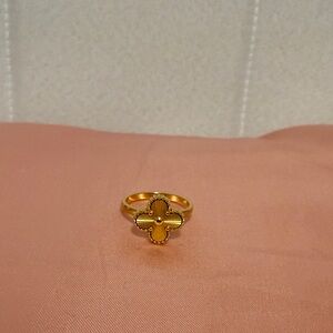 Gold Clover Flower Ring - Women's Fashion Ring size 7.5